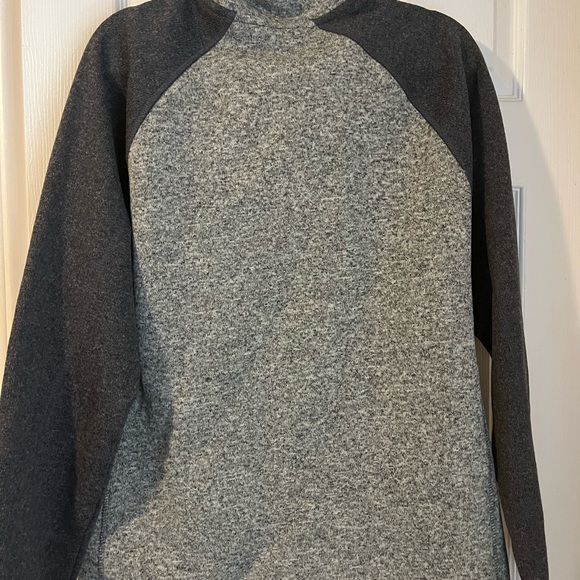 Men’s Polo Pull Over - Picture 2 of 3